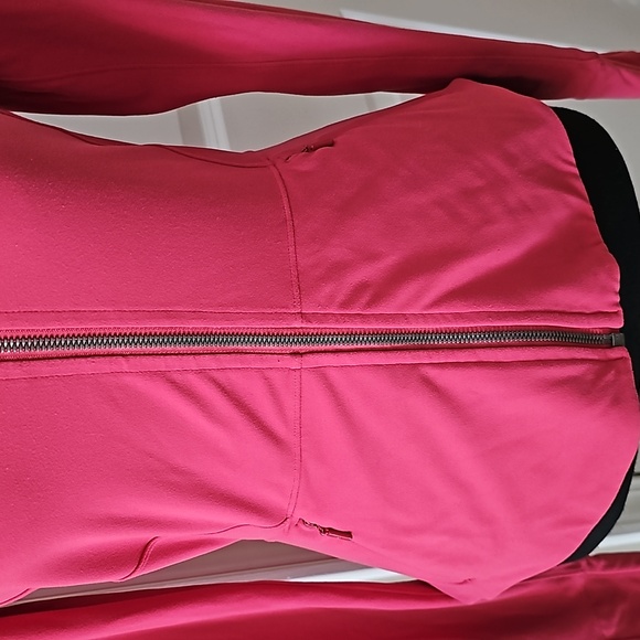 350. Lululemon The Ease Jacket - Picture 3 of 12